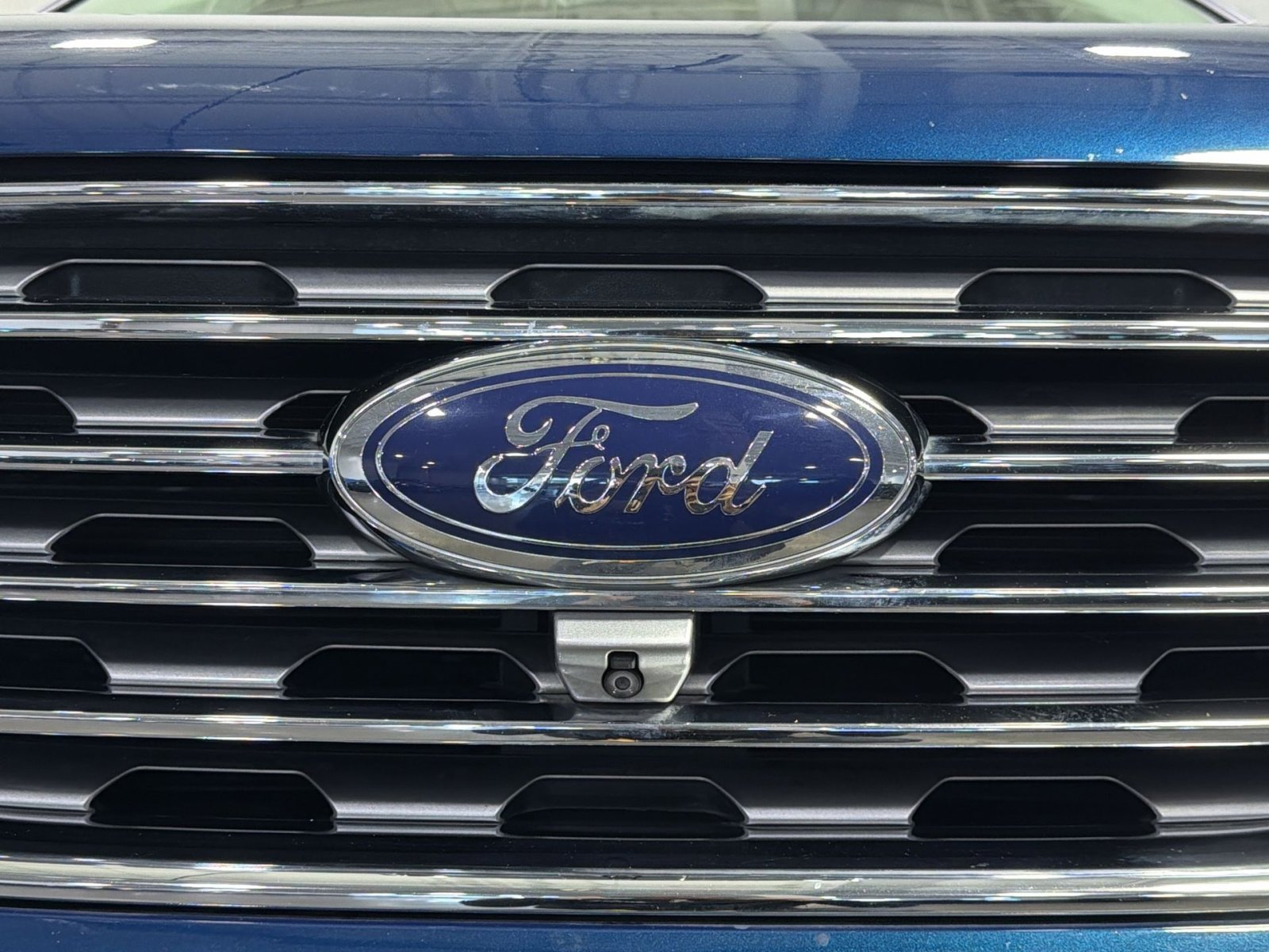Used 2020 Ford Edge Titanium w/ Equipment Group 301A AWD/4WD image 12