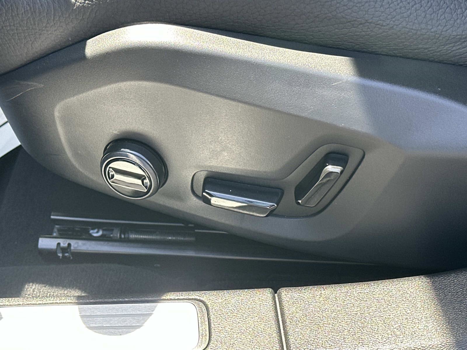 Used 2025 Volvo V60 B5 Cross Country Plus AWD/4WD image 18