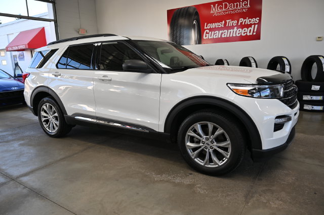 Used 2023 Ford Explorer XLT w/ Equipment Group 202A AWD/4WD image 4