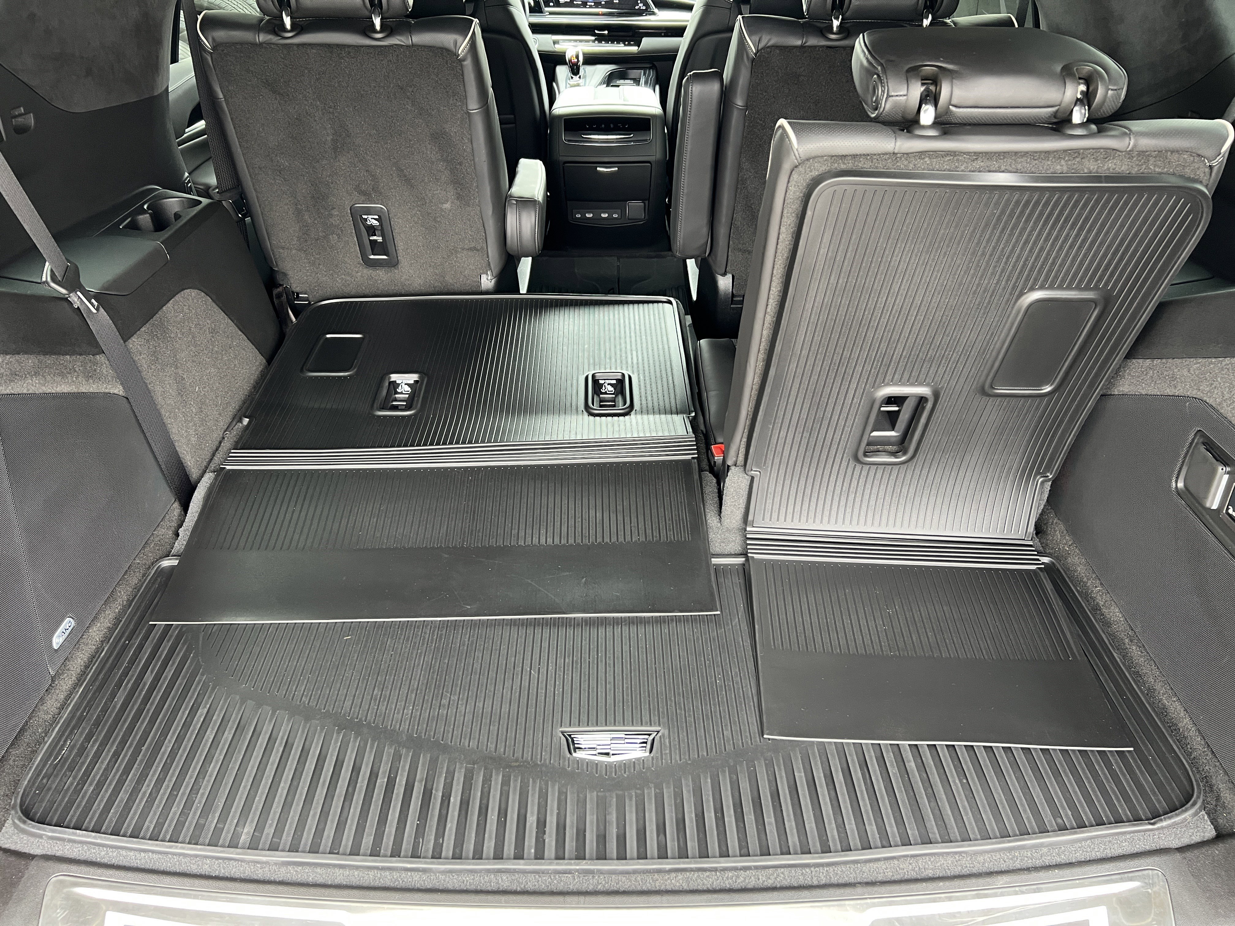 Used 2024 Cadillac Escalade V w/ LPO, ONYX Package AWD/4WD image 19