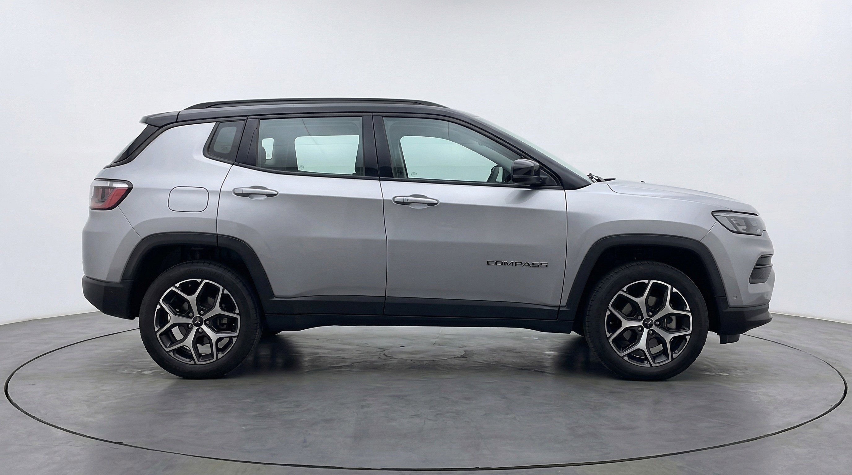 Used 2025 Jeep Compass Limited image 11