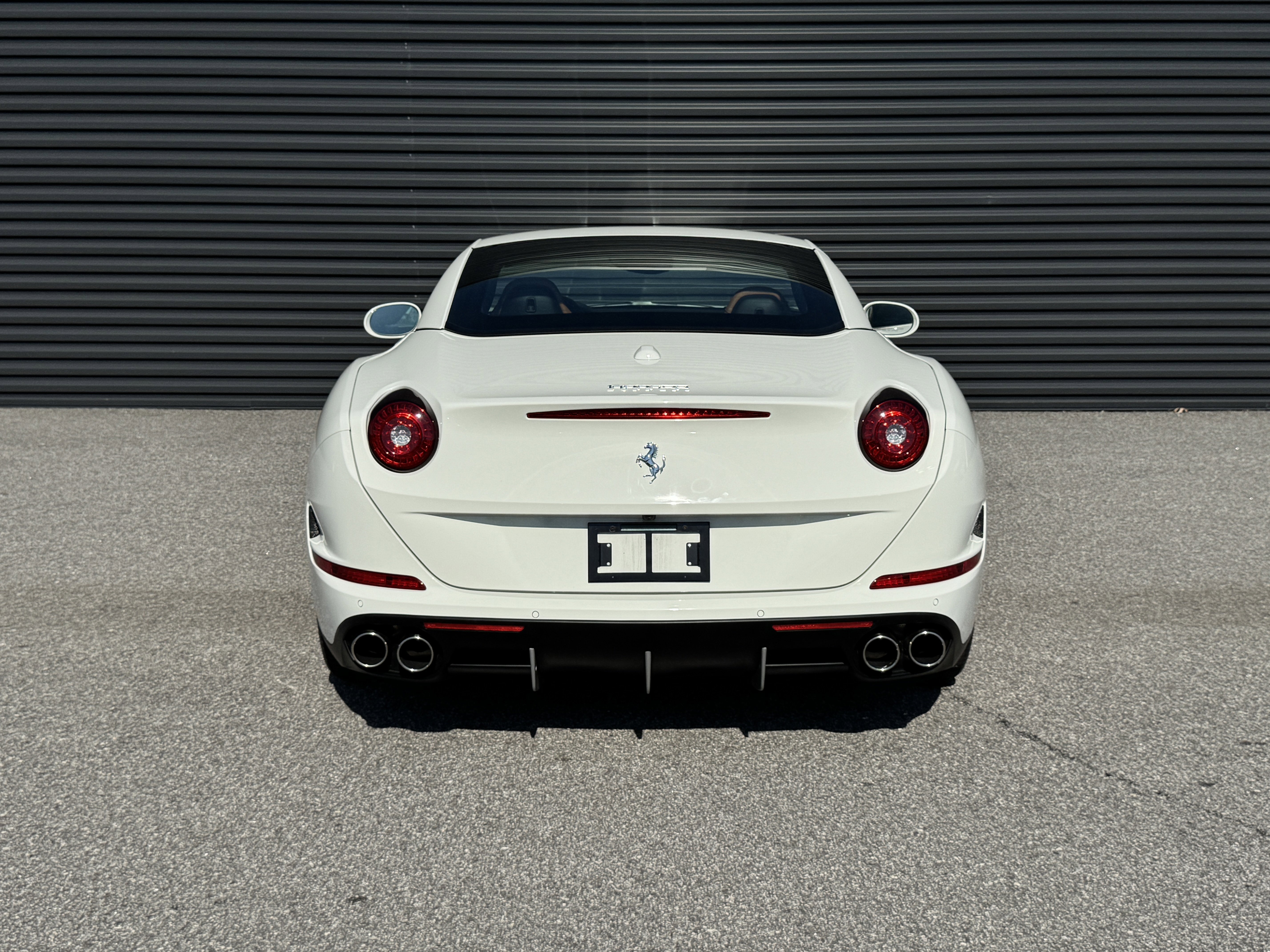 Used 2017 Ferrari California T image 5