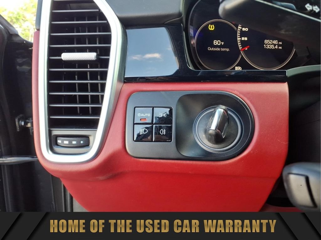 Used 2021 Porsche Cayenne Turbo image 16