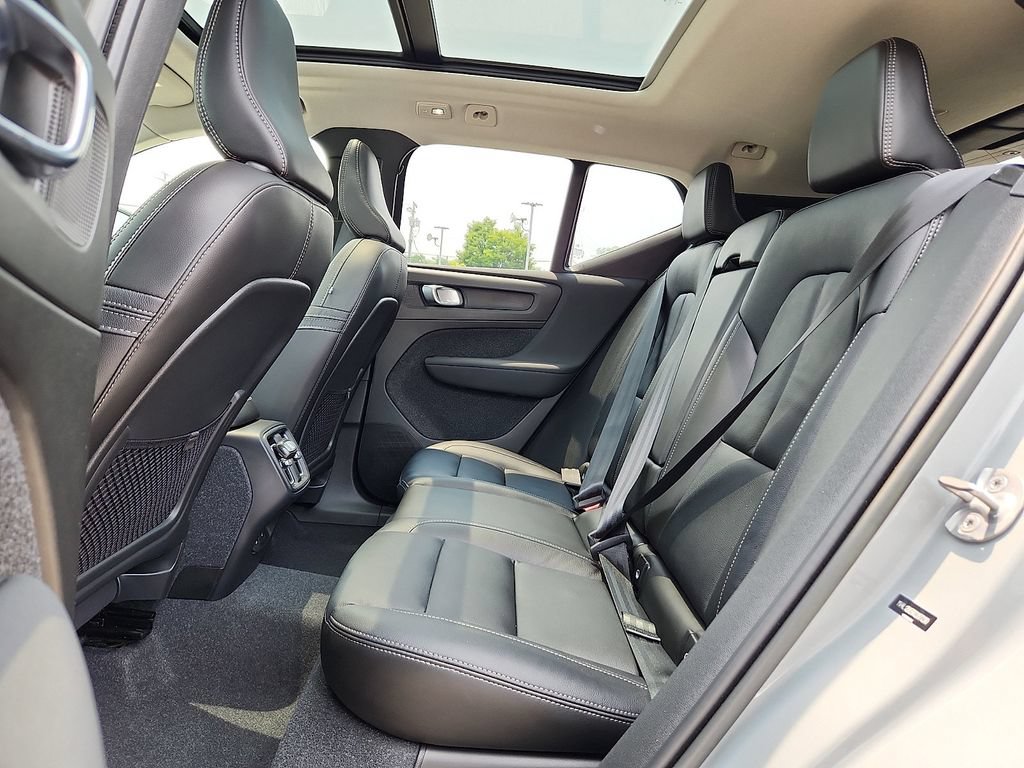 Used 2024 Volvo XC40 B5 Plus w/ Climate Package AWD/4WD image 6