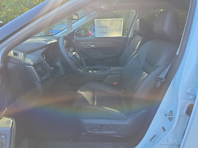 New 2026 Nissan Rogue Platinum w/ Platinum Premium Package AWD/4WD image 11