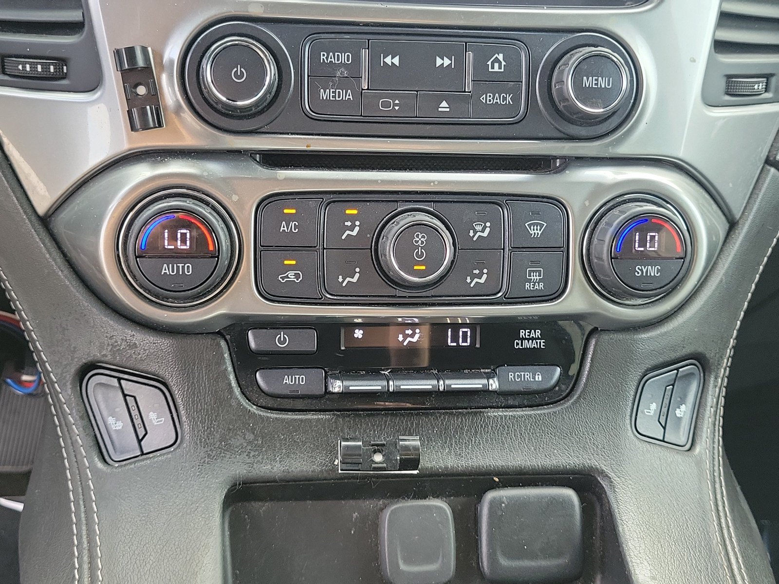 Used 2018 Chevrolet Suburban LT AWD/4WD image 22