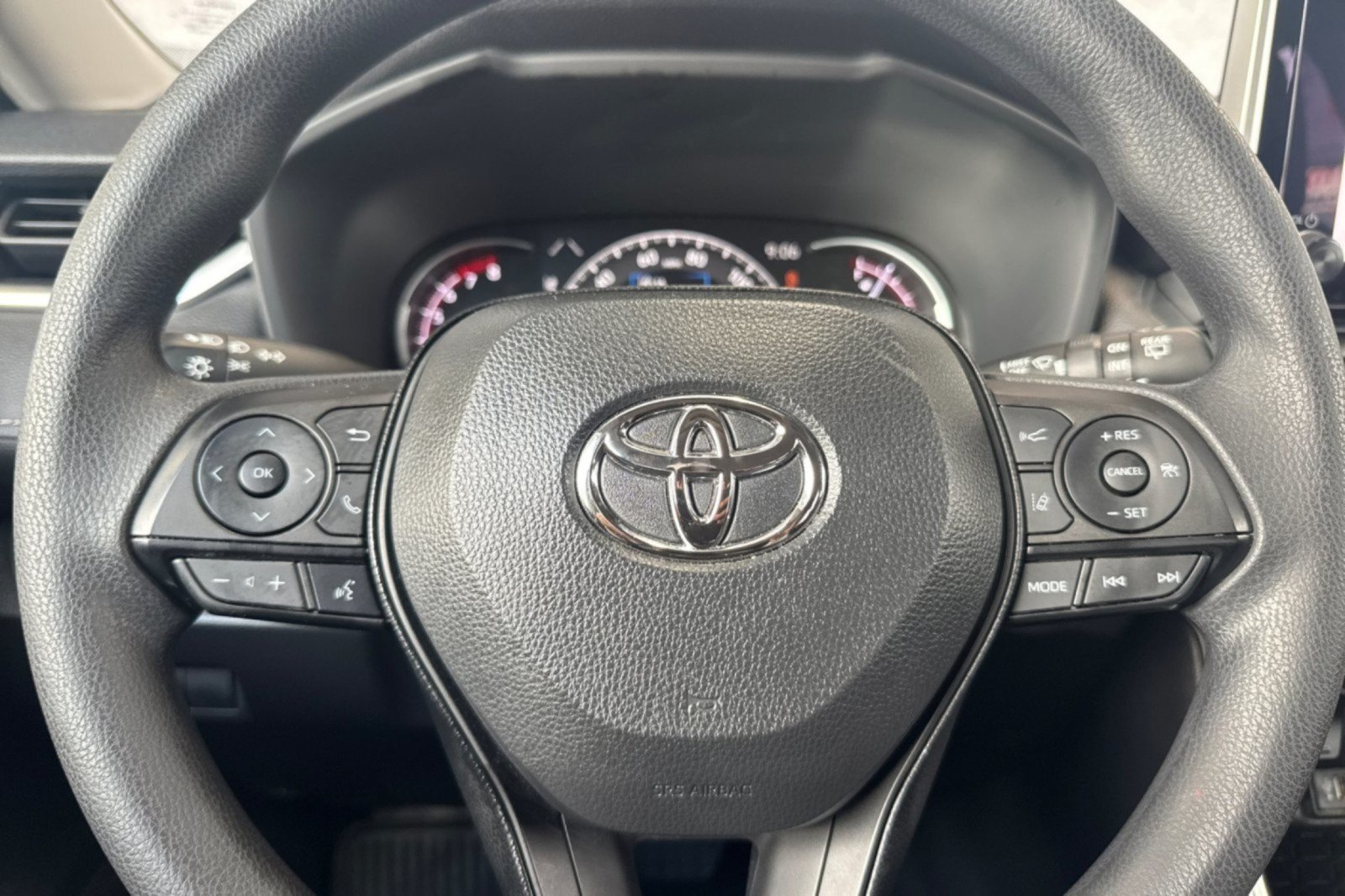 Certified 2025 Toyota RAV4 XLE FWD image 22