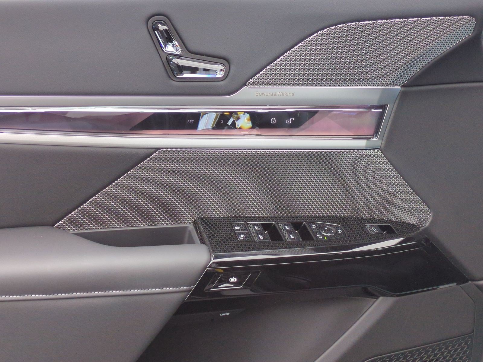 New 2026 BMW i7 xDrive60 AWD/4WD image 14