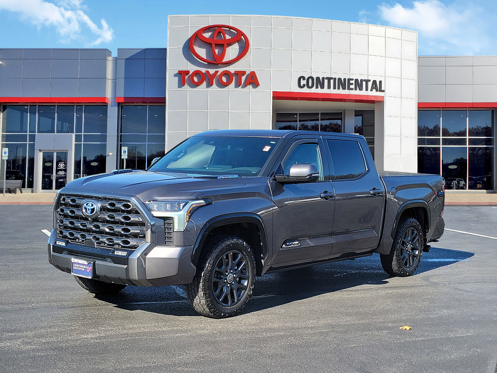 Used 2023 Toyota Tundra Platinum w/ Advanced Package image 3