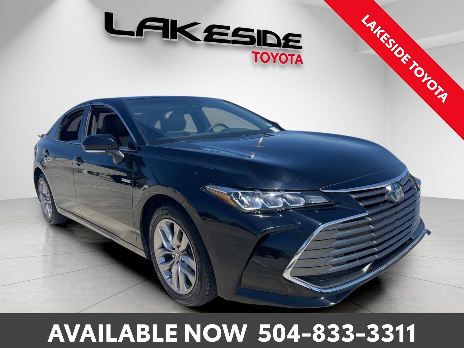 Used 2021 Toyota Avalon XLE w/ Moonroof Package image 8