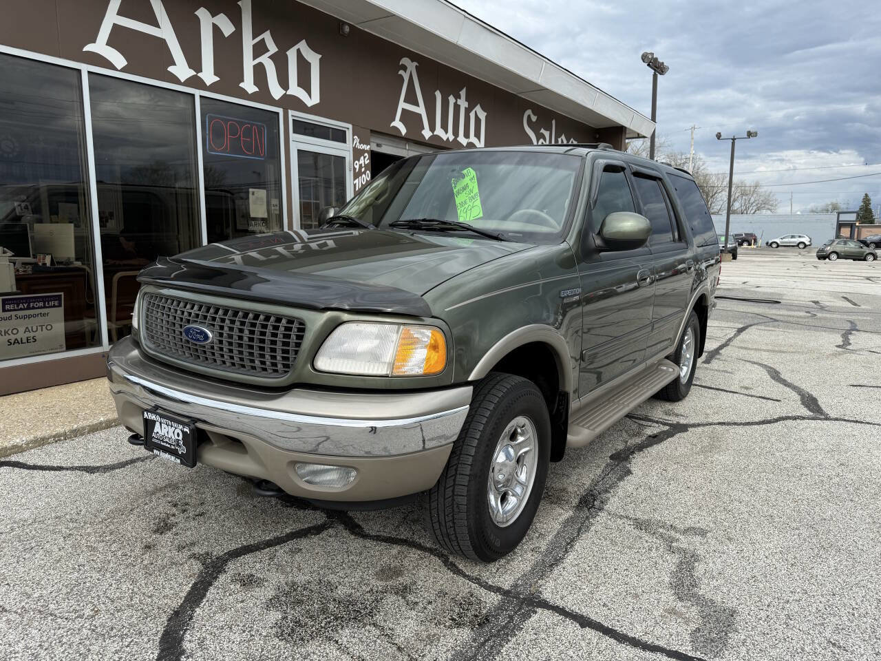 Used 2000 Ford Expedition Eddie Bauer AWD/4WD image 2