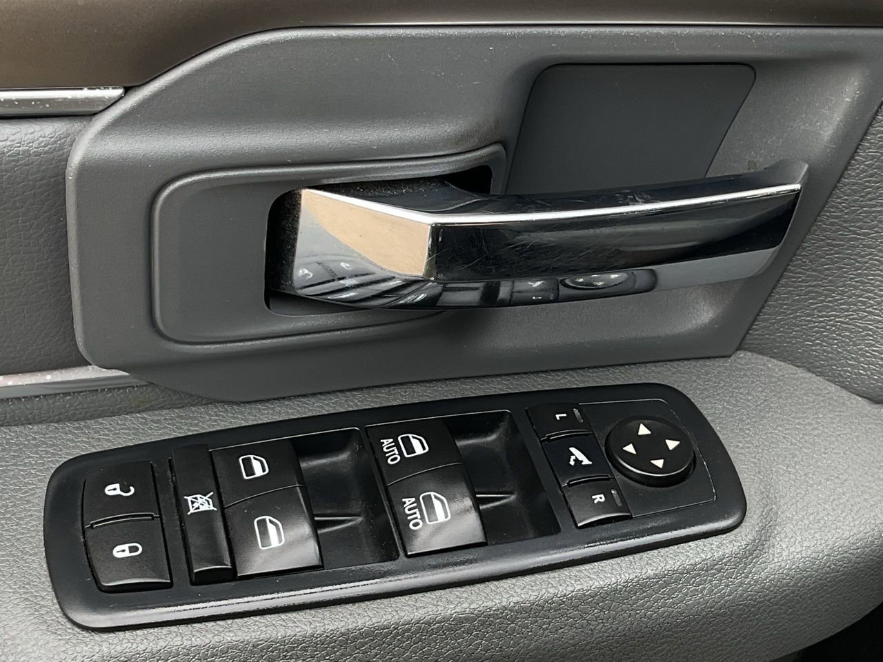 Used 2016 RAM 1500 Lone Star RWD image 15