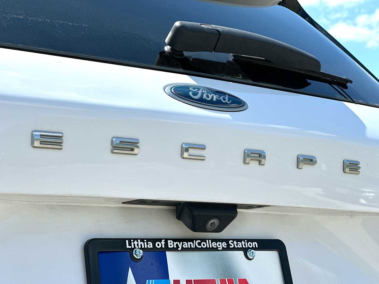 Used 2020 Ford Escape SE image 15