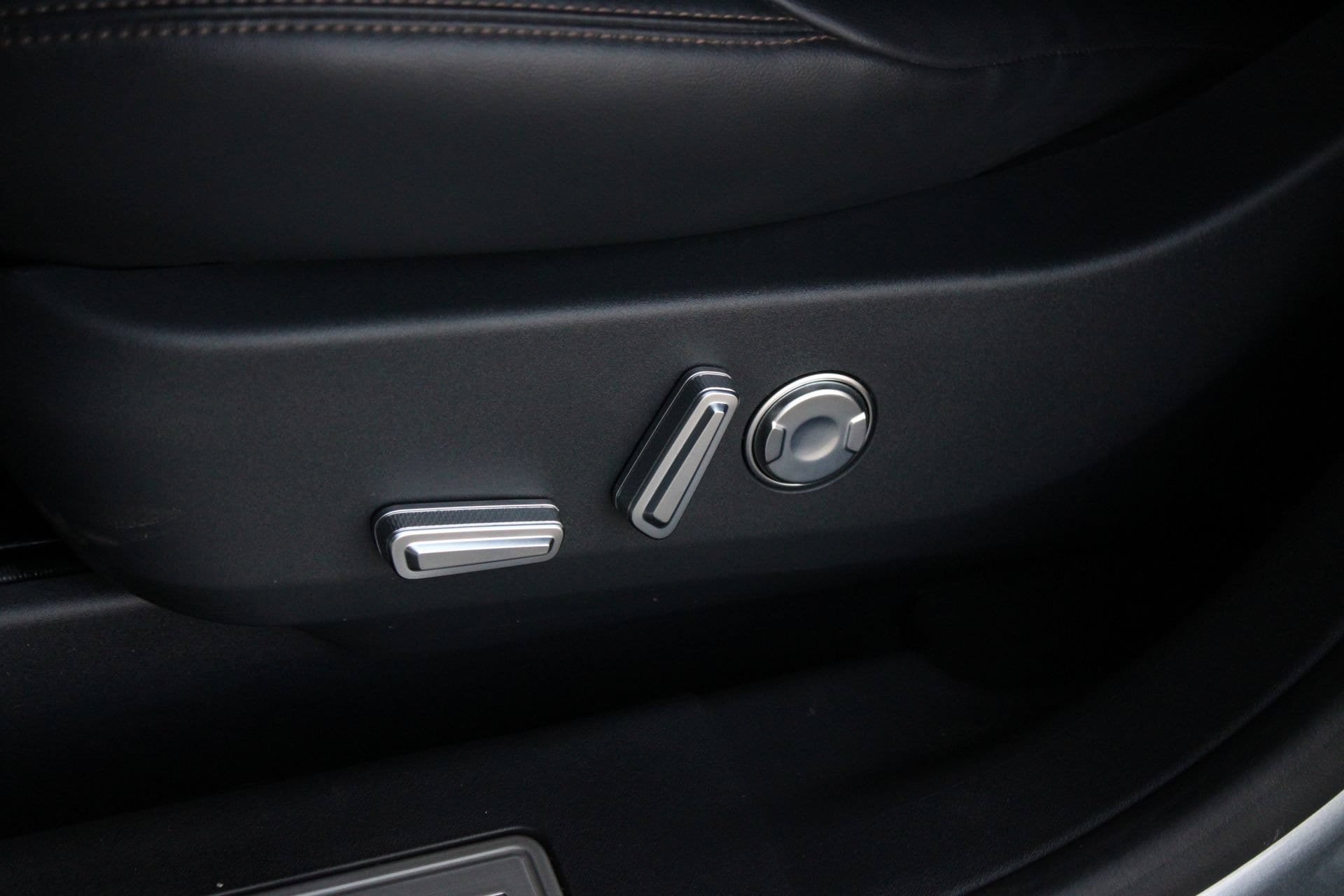 Used 2024 Lincoln Nautilus Premier w/ Equipment Group 102A AWD/4WD image 12