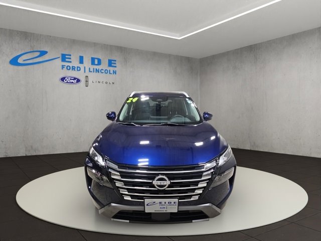 Used 2024 Nissan Rogue SL w/ SL Premium Package image 4