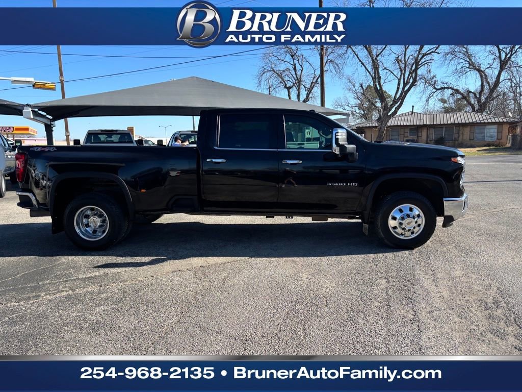 Used 2024 Chevrolet Silverado 3500 LTZ w/ LTZ Convenience Package image 4