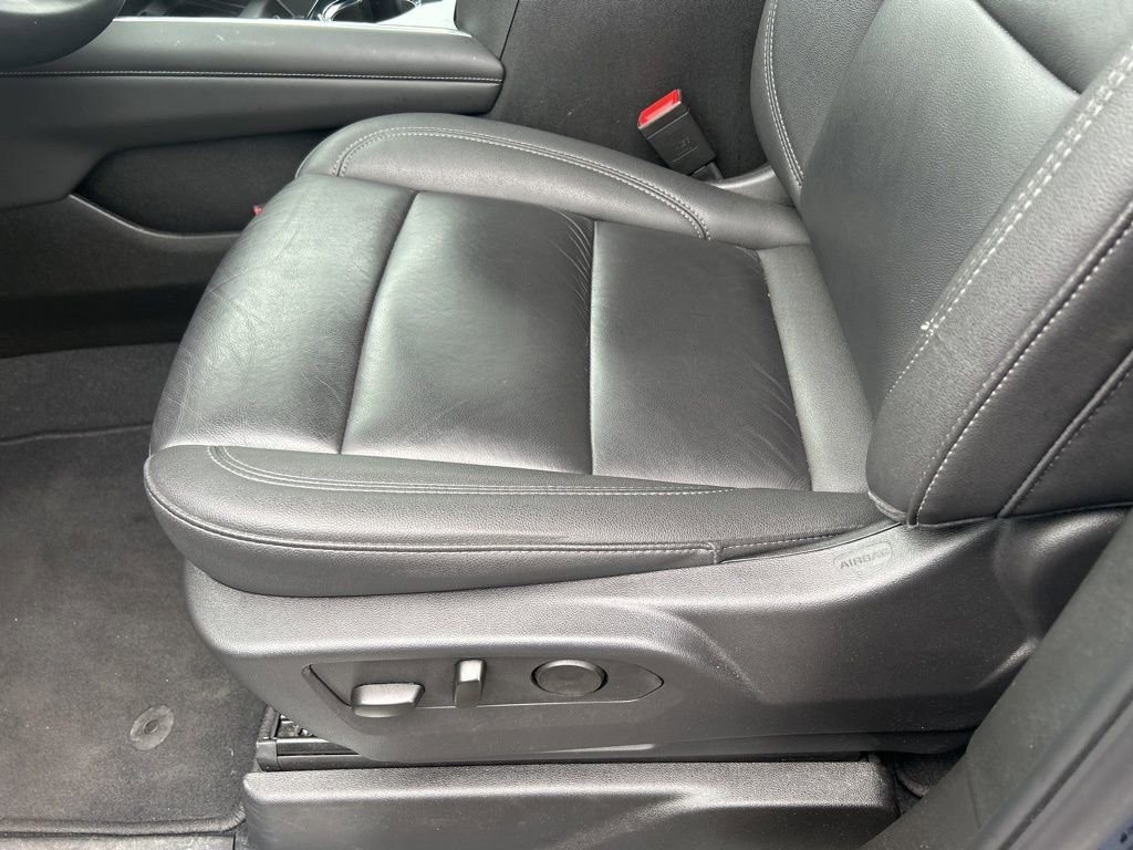 Used 2025 Chevrolet Tahoe Z71 AWD/4WD image 24