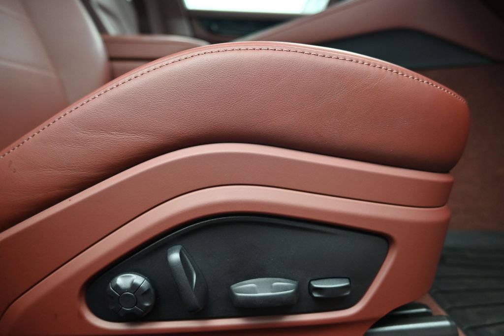 Certified 2025 Porsche Panamera 4 AWD/4WD image 14