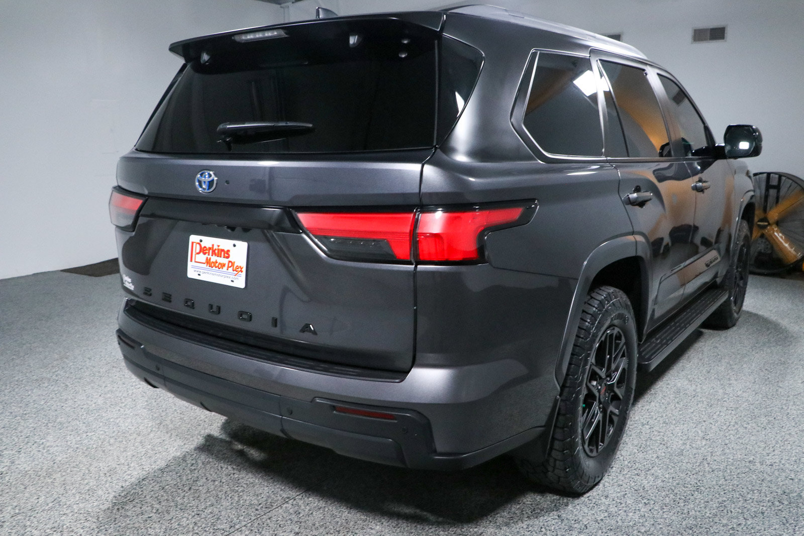 Used 2024 Toyota Sequoia SR5 w/ SR5 Premium Package AWD/4WD image 7