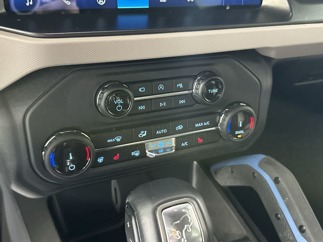 Used 2022 Ford Bronco Wildtrak AWD/4WD image 19