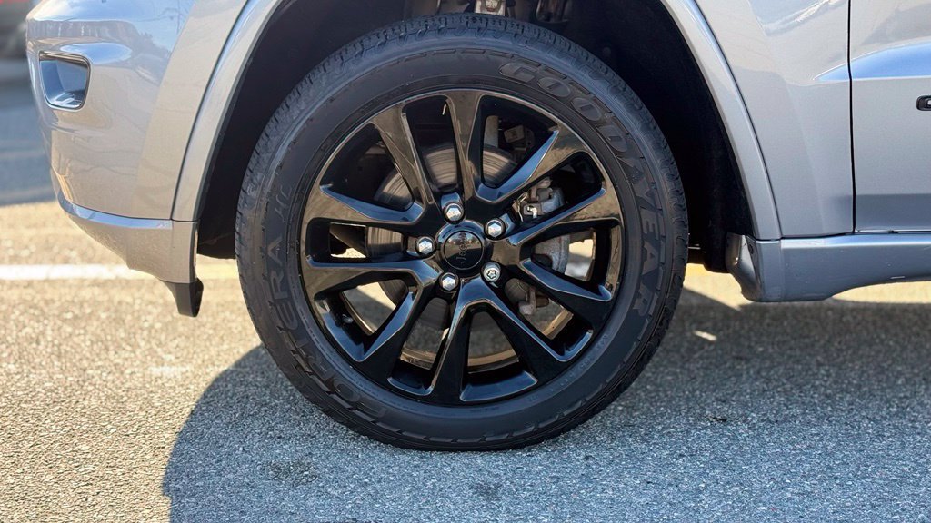 Used 2019 Jeep Grand Cherokee Altitude AWD/4WD image 2