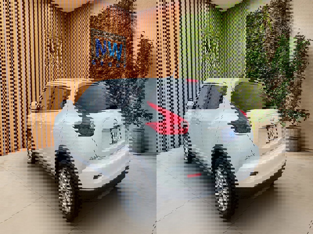 Used 2012 Nissan Juke SV image 30