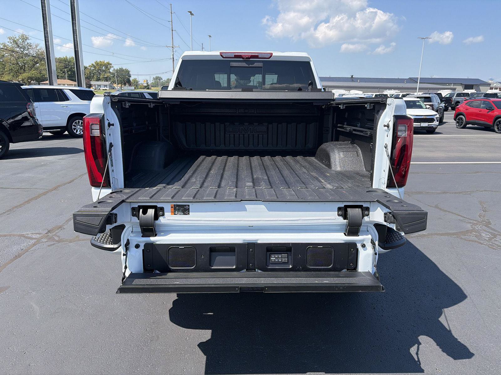 Used 2026 GMC Sierra 2500 Denali Ultimate AWD/4WD image 10