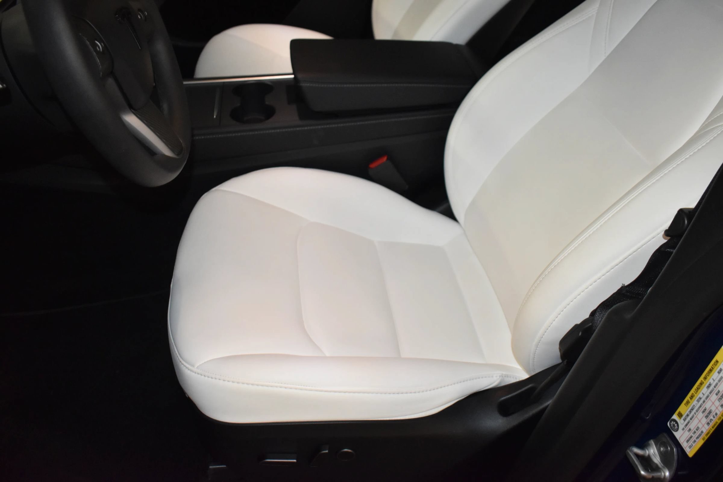 Used 2024 Tesla Model Y Performance AWD/4WD image 13