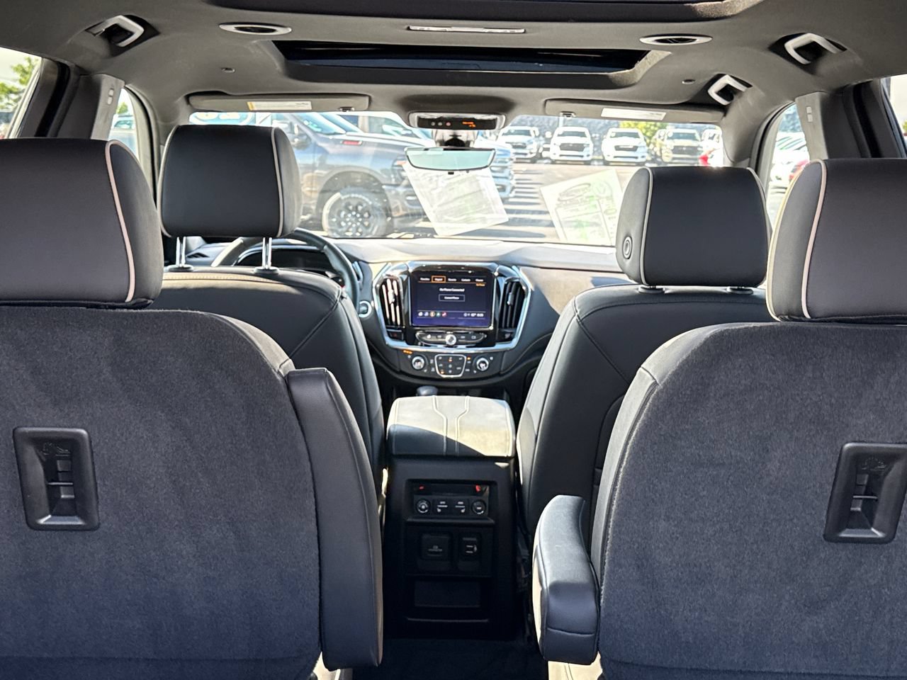 Used 2023 Chevrolet Traverse Premier AWD/4WD image 9