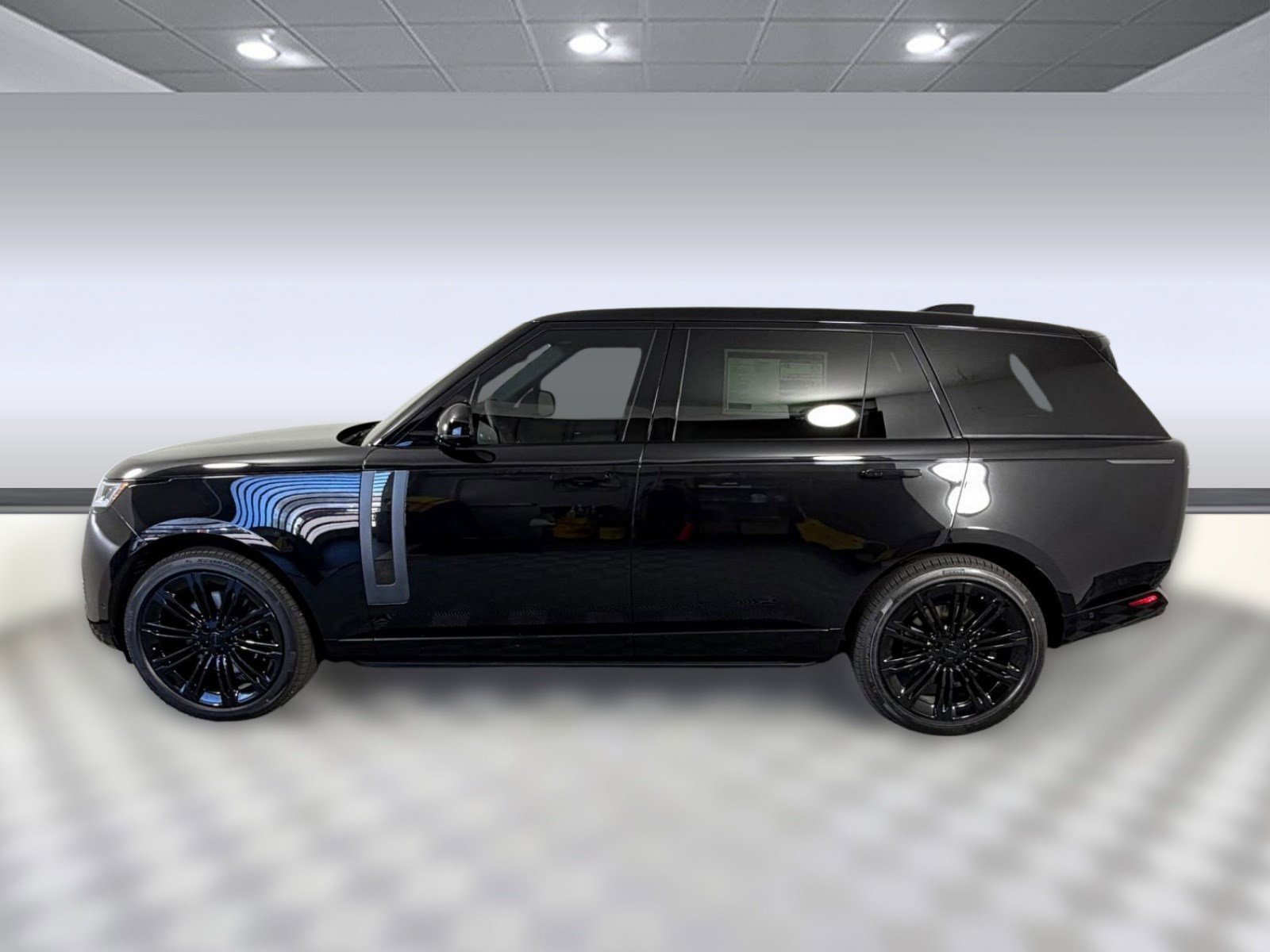 New 2026 Land Rover Range Rover SV image 2