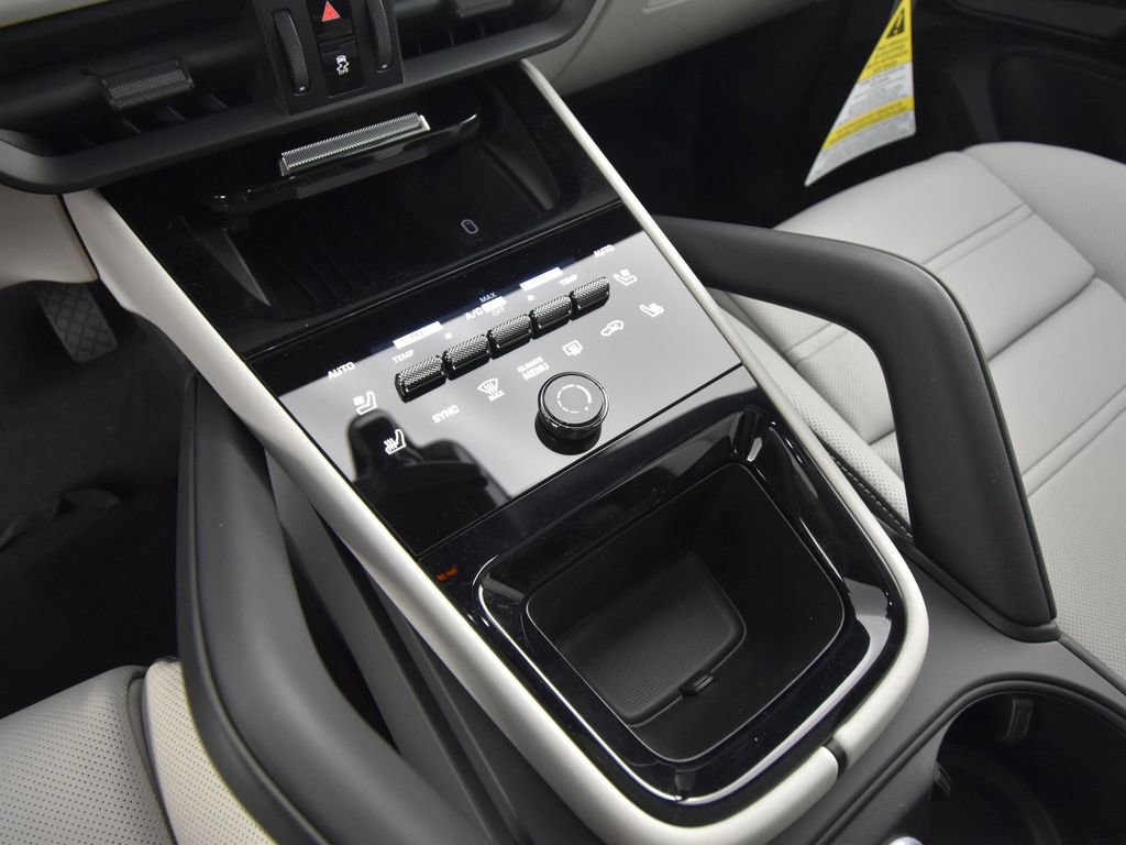 New 2026 Porsche Cayenne image 20