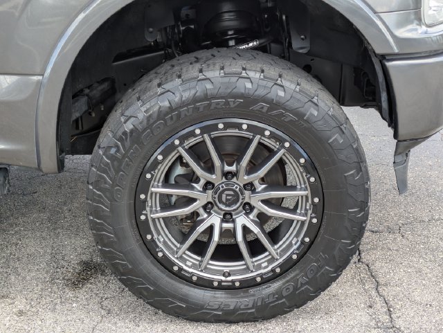 Used 2018 Ford F150 Lariat w/ Equipment Group 502A Luxury AWD/4WD image 9