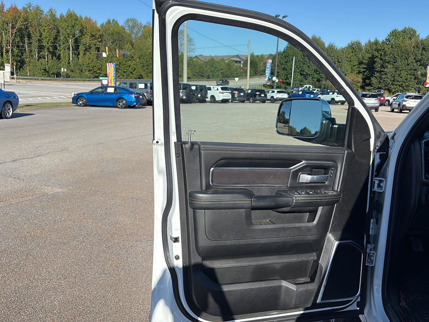 Used 2022 RAM 2500 Laramie AWD/4WD image 6