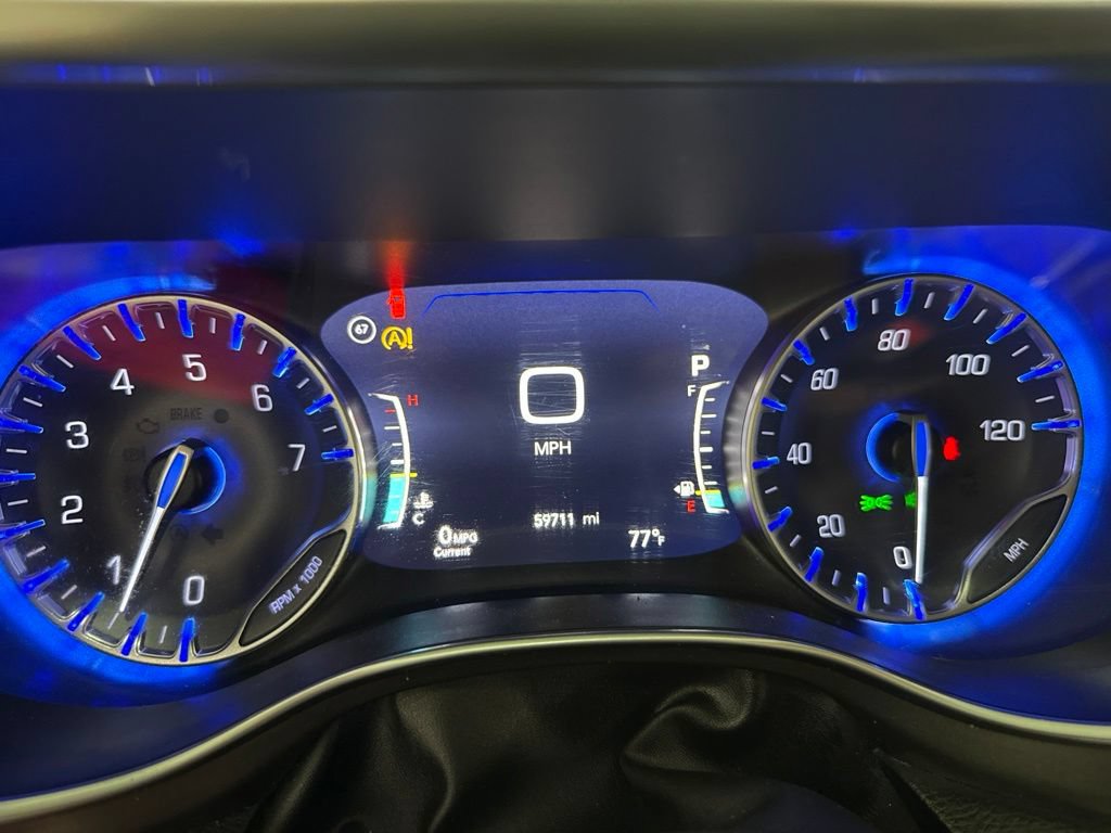 Used 2019 Chrysler Pacifica Limited w/ Advanced Safetytec Group FWD image 17