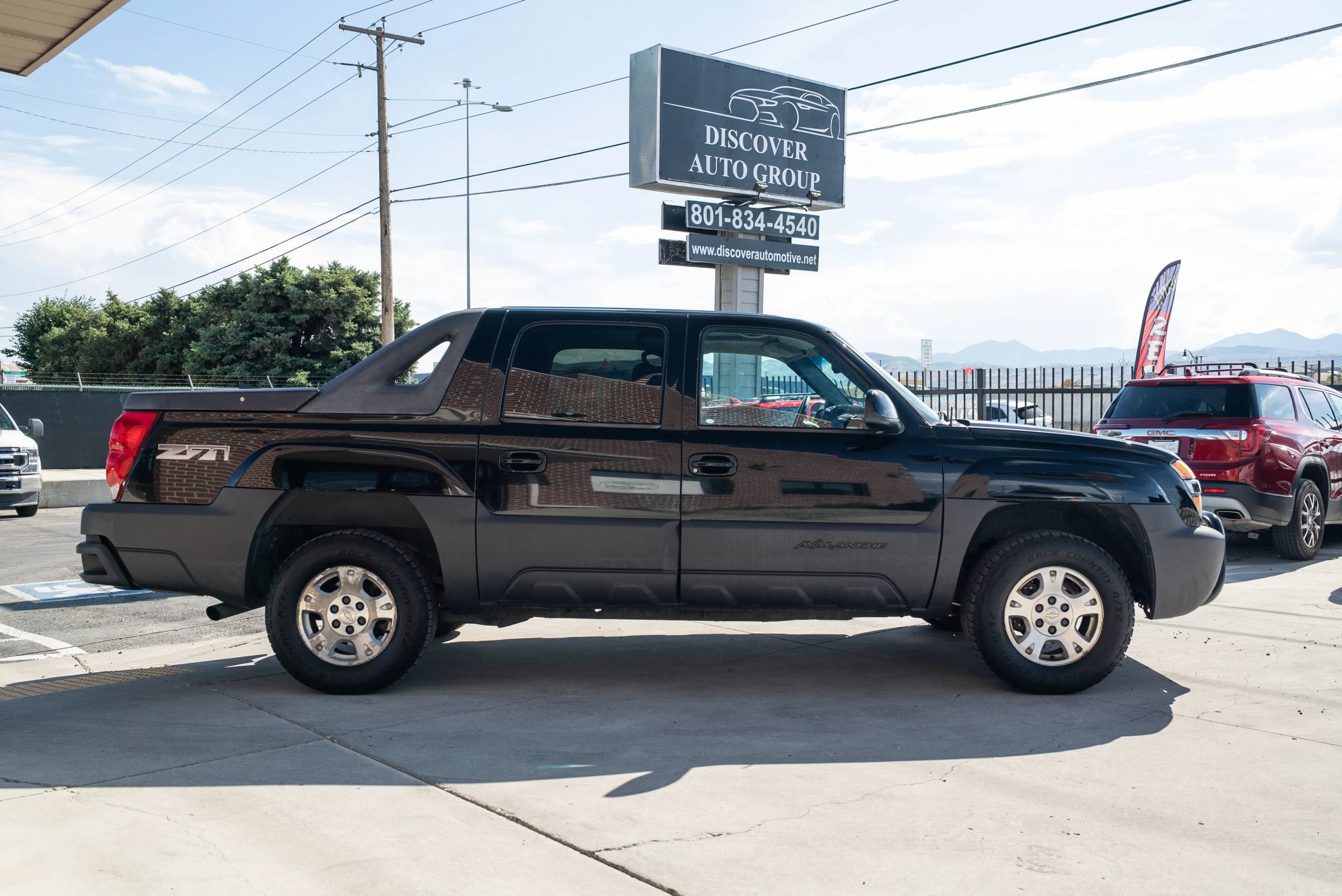 Used 2003 Chevrolet Avalanche 4x4 w/ Suspension Package, Off-Road image 8
