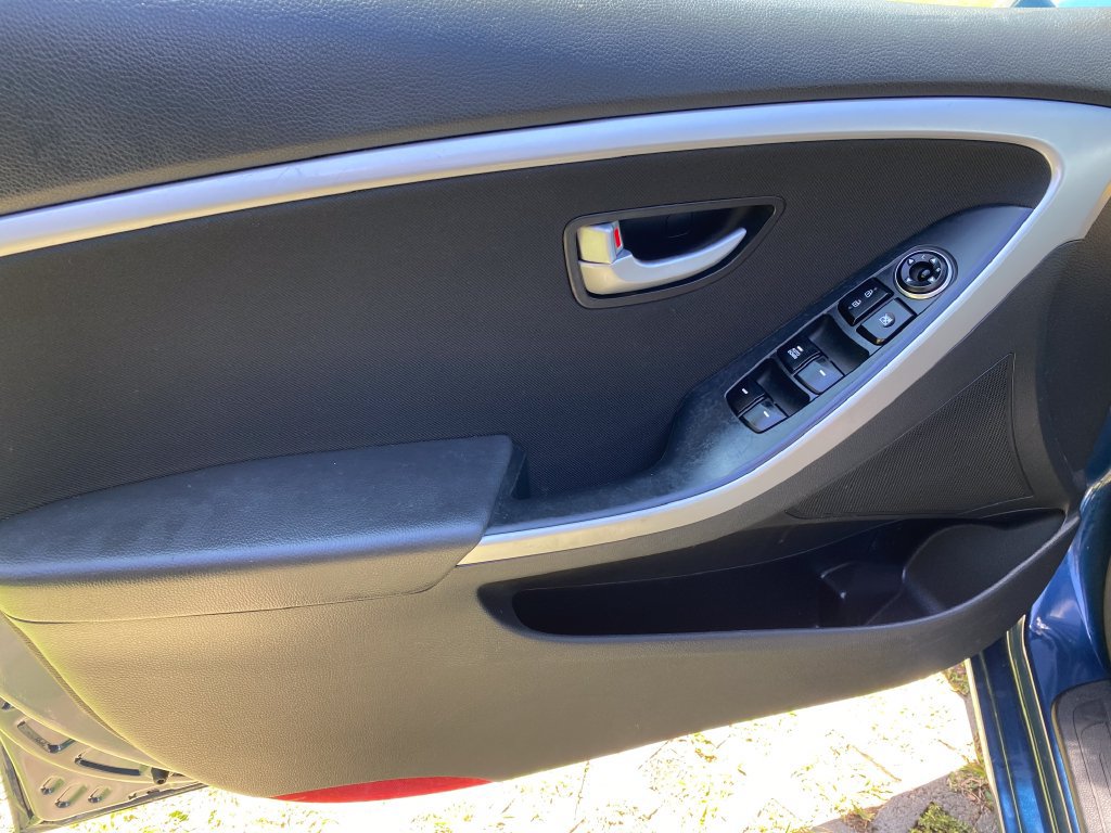 Used 2016 Hyundai Elantra GT FWD image 44
