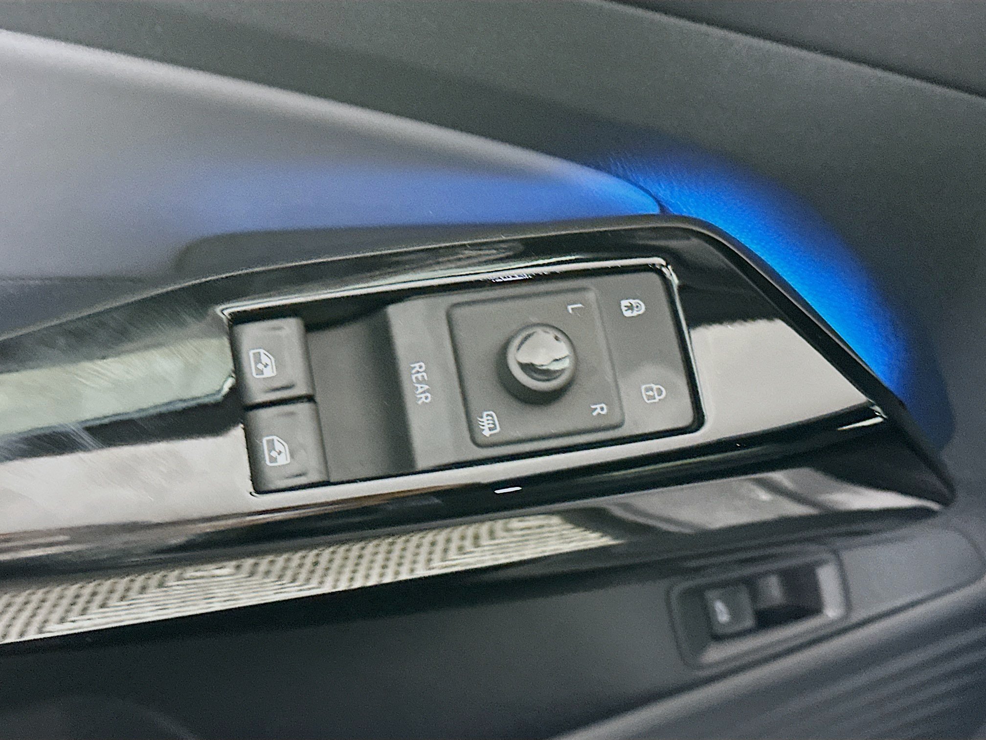Used 2023 Volkswagen ID.4 S RWD image 15