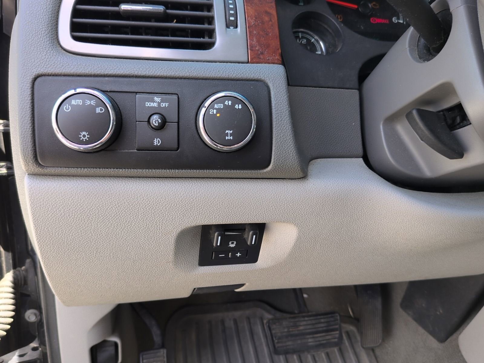 Used 2009 GMC Sierra 1500 SLT AWD/4WD image 17