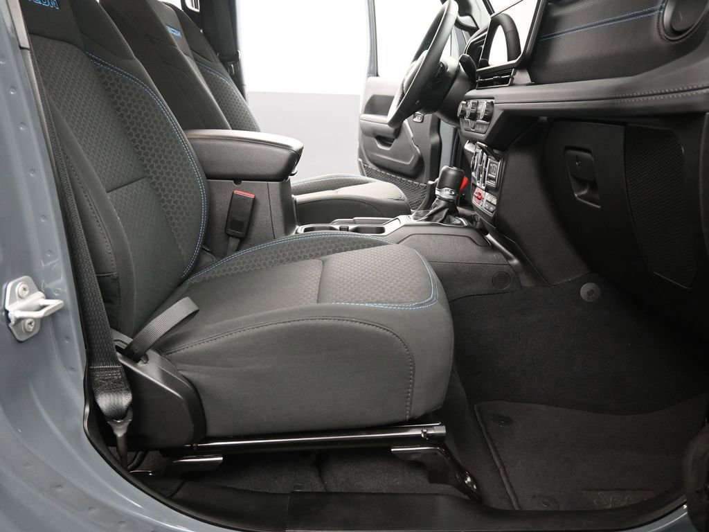 Used 2025 Jeep Wrangler Unlimited Rubicon 4xe w/ Safety Group image 18