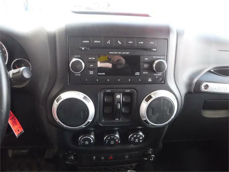 Used 2012 Jeep Wrangler Unlimited Sahara w/ Connectivity Group image 8