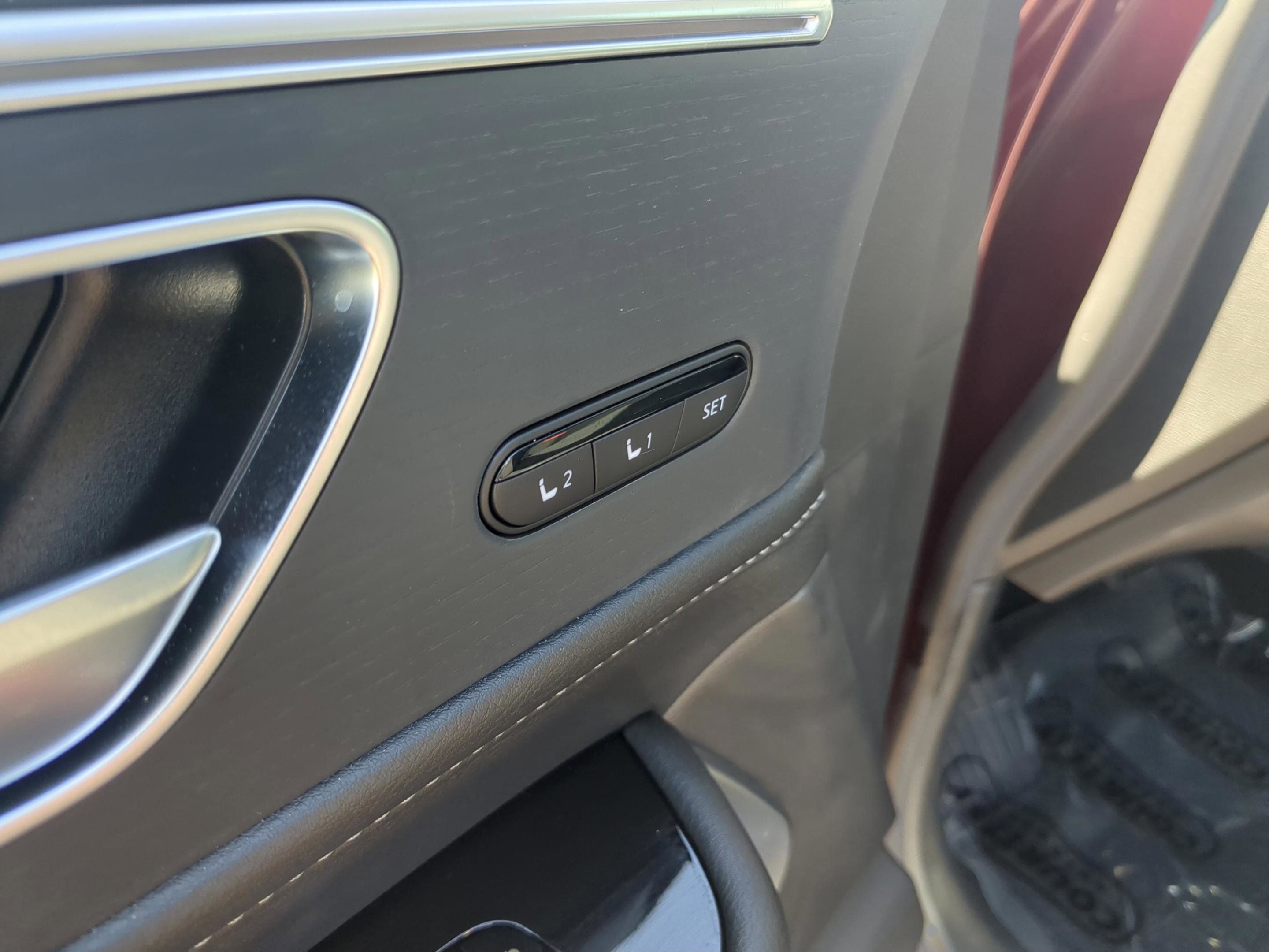 Used 2025 INFINITI QX80 Sensory image 20