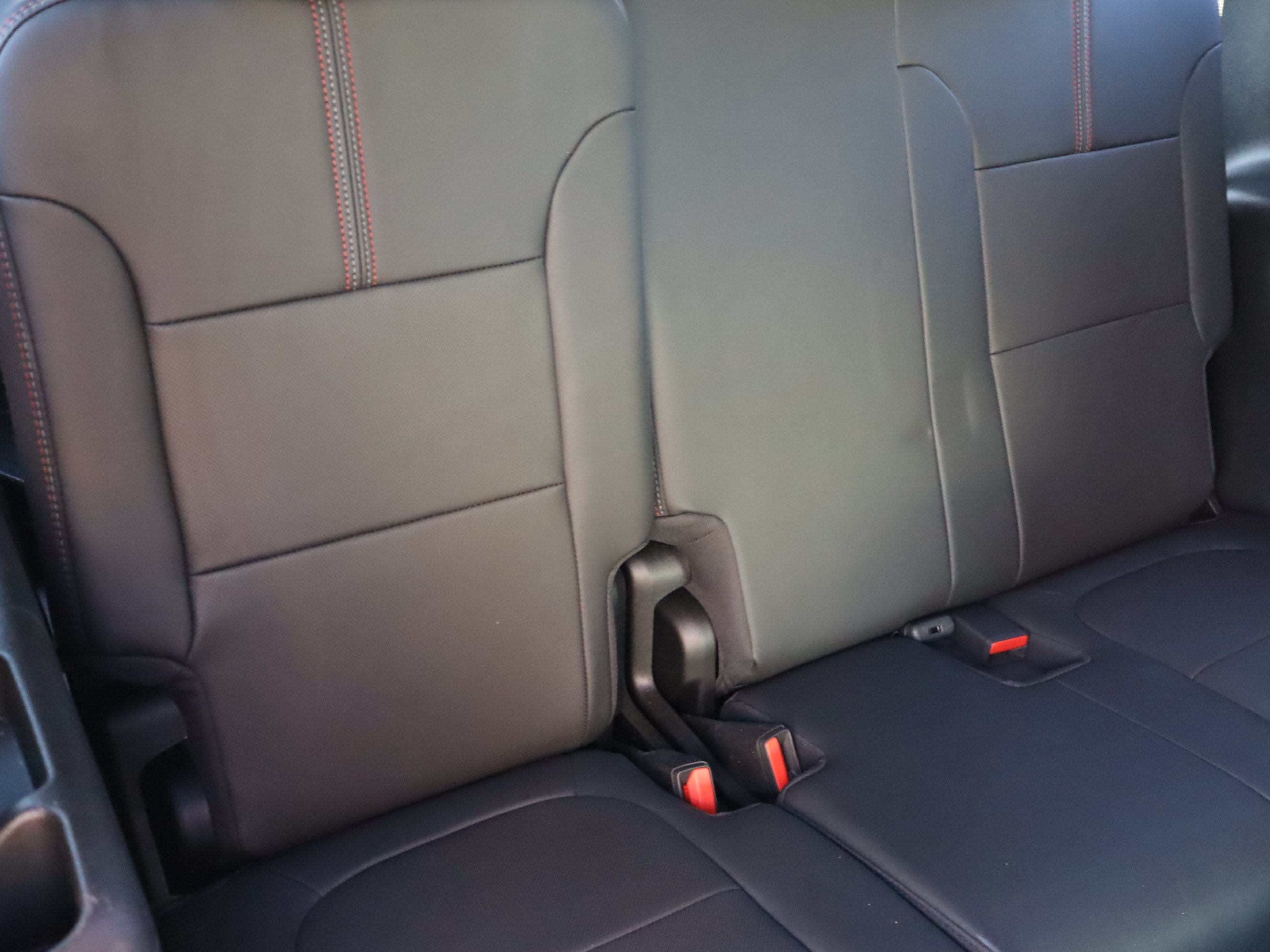 Used 2023 Chevrolet Traverse RS FWD image 37