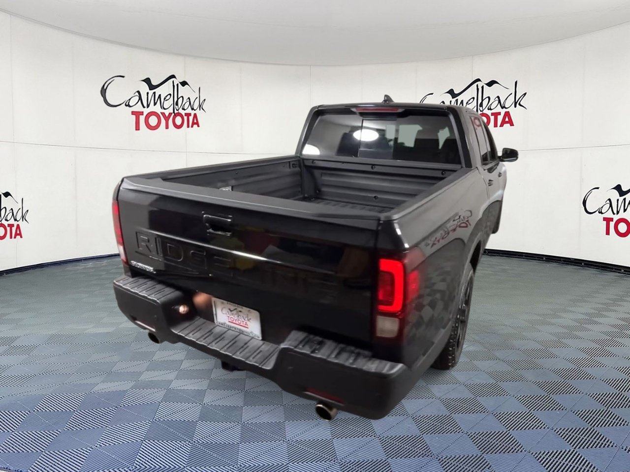 Used 2025 Honda Ridgeline Black Edition image 9