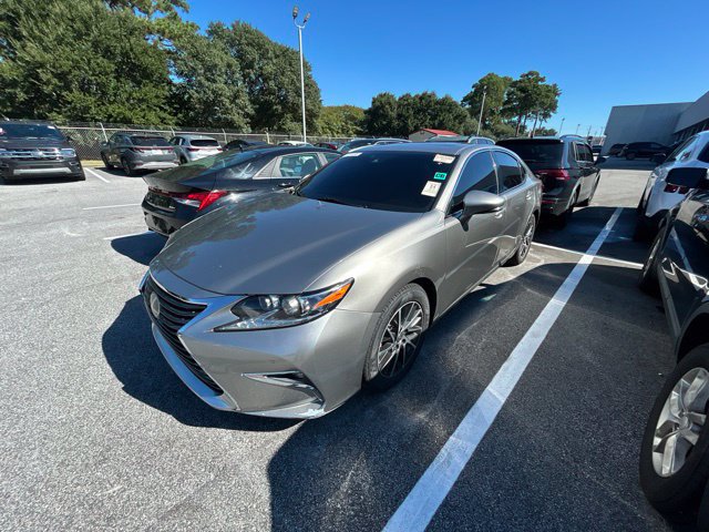 Used 2016 Lexus ES 350 w/ Luxury Package w/Wood Trim FWD image 3