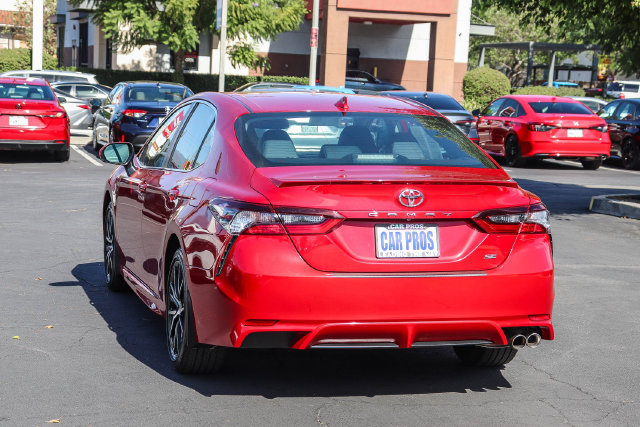 Used 2024 Toyota Camry SE w/ Convenience Package FWD image 12