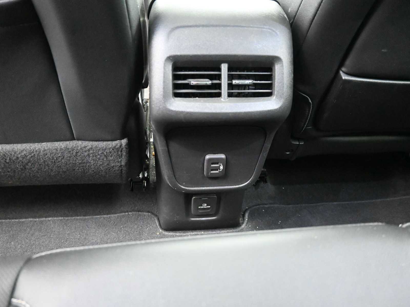 Used 2023 GMC Terrain SLT image 26