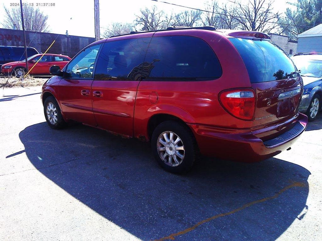 Used 2003 Chrysler Town & Country EX FWD image 6