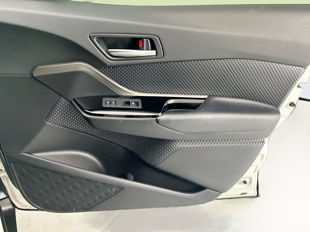 Used 2019 Toyota C-HR XLE FWD image 23