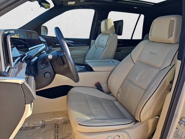 Used 2021 Cadillac Escalade Premium Luxury w/ Driver Assist Tech Package image 17