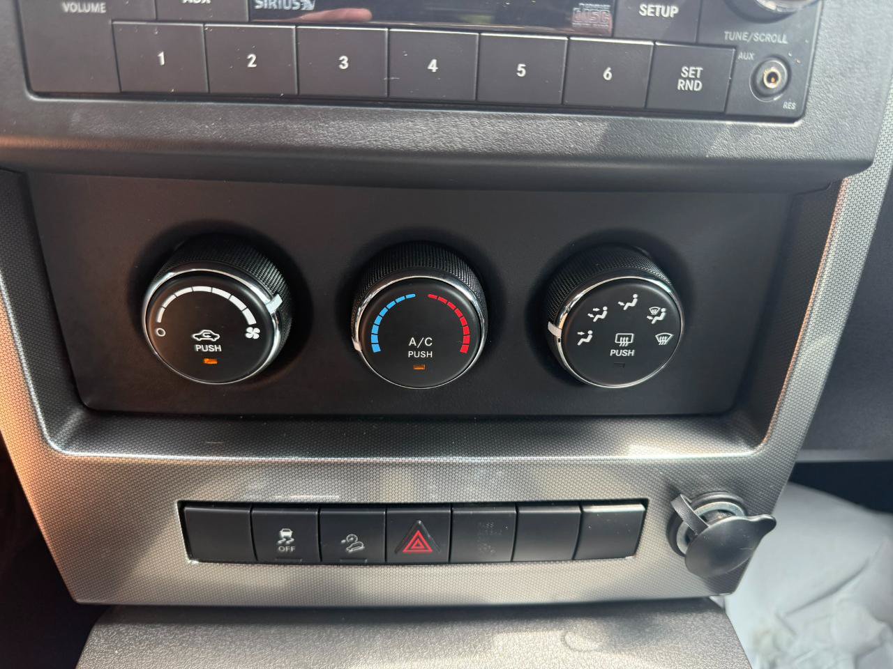 Used 2010 Jeep Liberty Sport AWD/4WD image 33